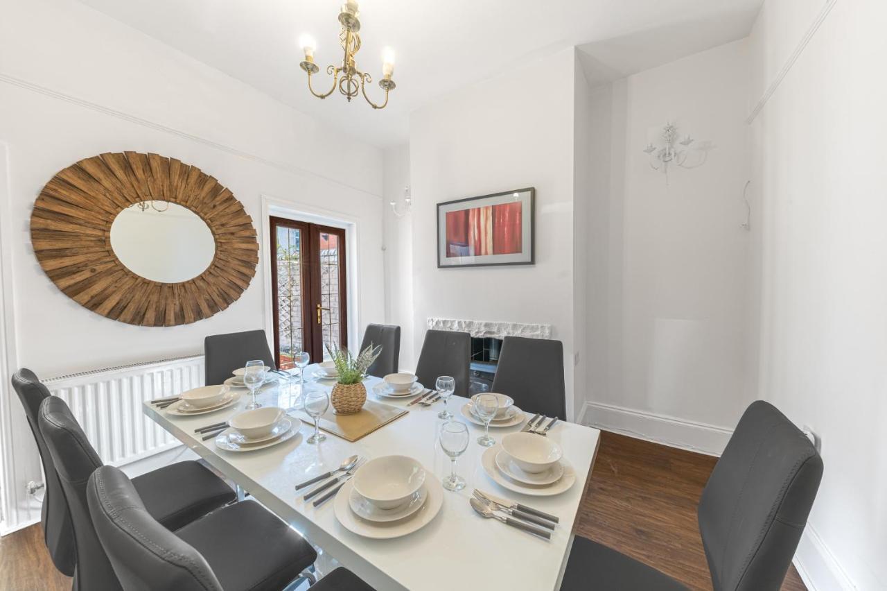 Stylish Luxury Large 4Br Kingbed Apartment Barrow-in-Furness ภายนอก รูปภาพ